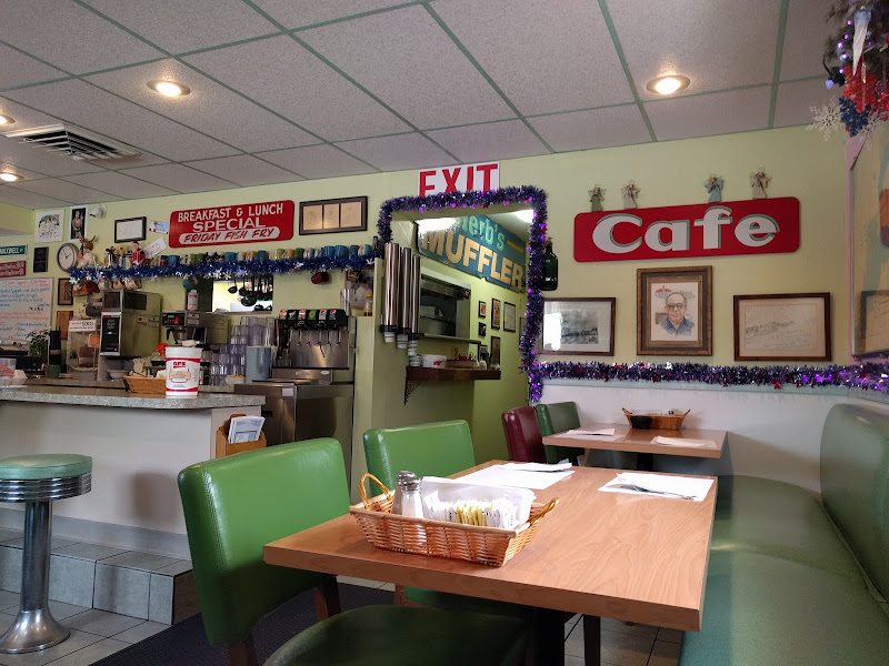 Daddy Maxwell's Diner & Cafe - Breakfast restaurant in Williams Bay