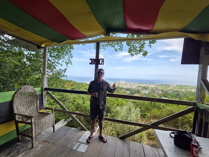 The Lookout Rasta Bar