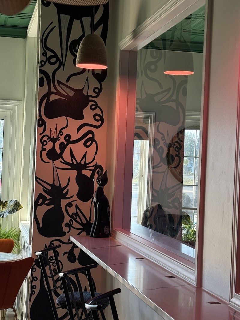 Cara's Cat Cafe - Restaurant in Destin