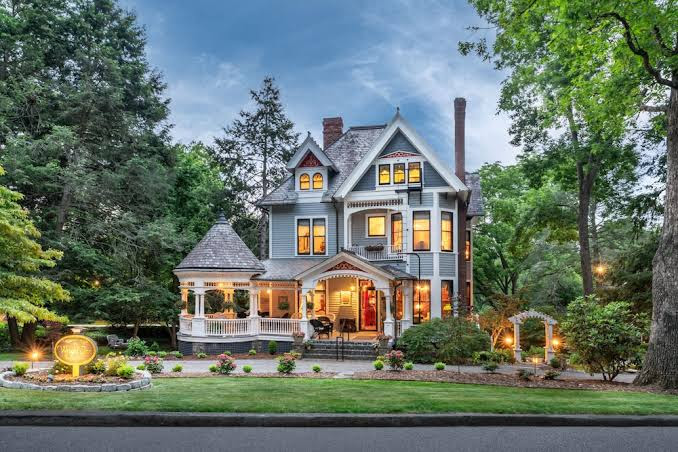 1899 Wright Inn & Carriage House - Bed & breakfast in Asheville