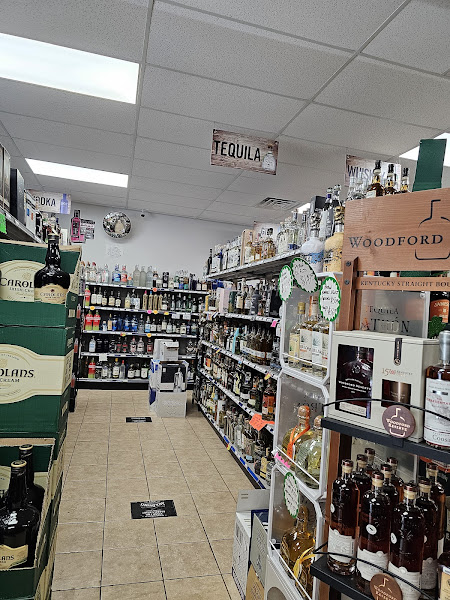 Coosaw liquor and wine - Liquor store in North Charleston