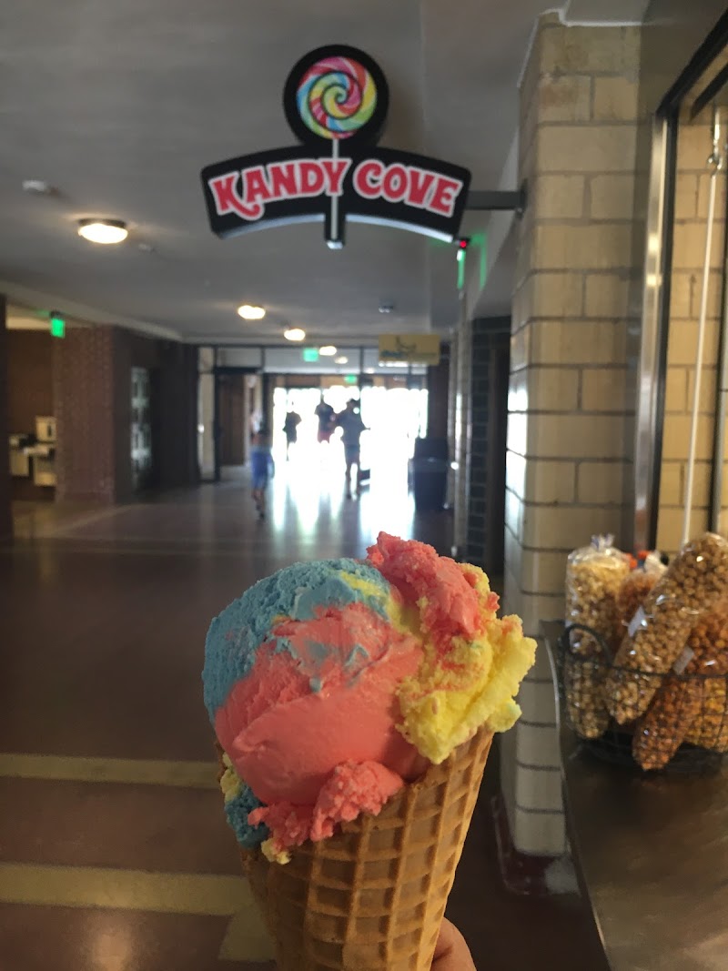 Kandy Cove - Candy store in Lake Geneva