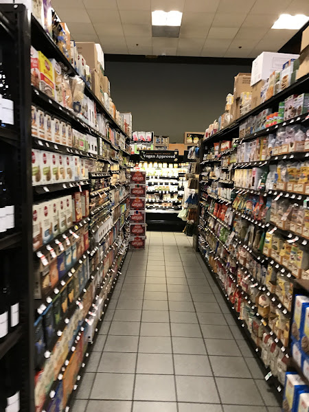 Erewhon Grove - Natural goods store in Los Angeles