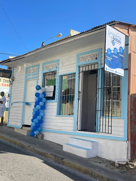 Lavandería pascual - Laundry in C. Salomé Ureña