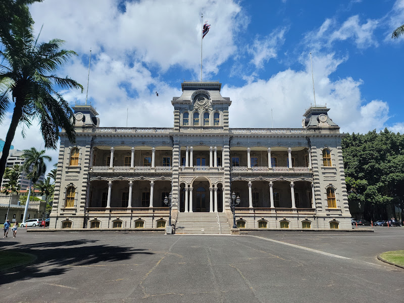 Iolani Palace - Tourist attraction in Honolulu