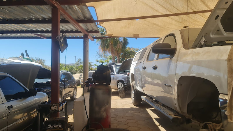 El Garaje Auto Repair and Restoration Mechanic in Cabo - Mechanic in De las Brisas