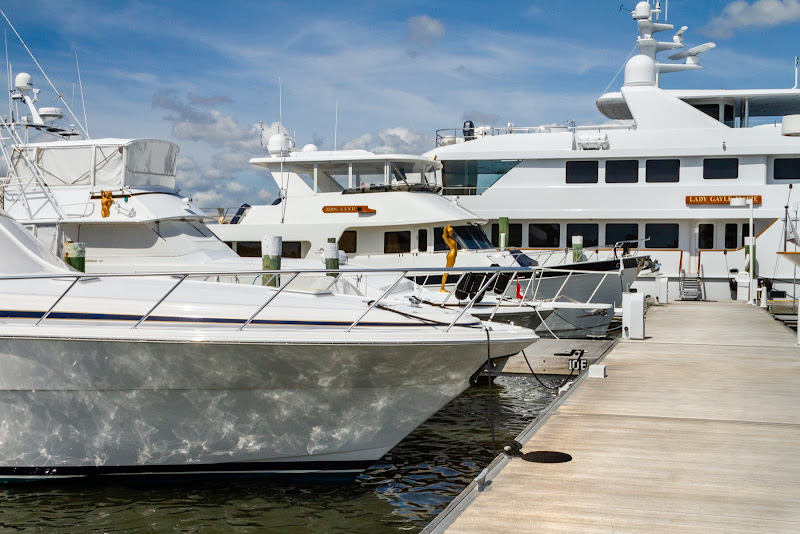 Lots of Yachts/Lots of Spots - Boat rental service in West Palm Beach