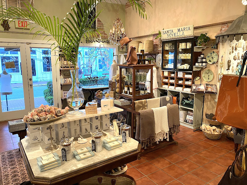 Besame Mucho - Gift shop in Key West