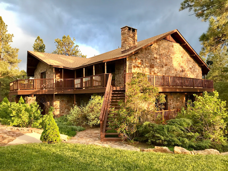 Canyon Crest Lodge