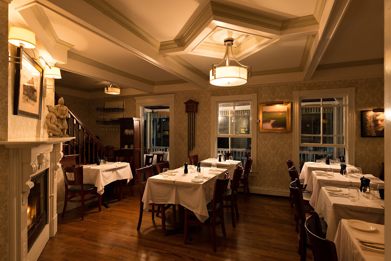 The Pointe Tavern - Restaurant in Provincetown