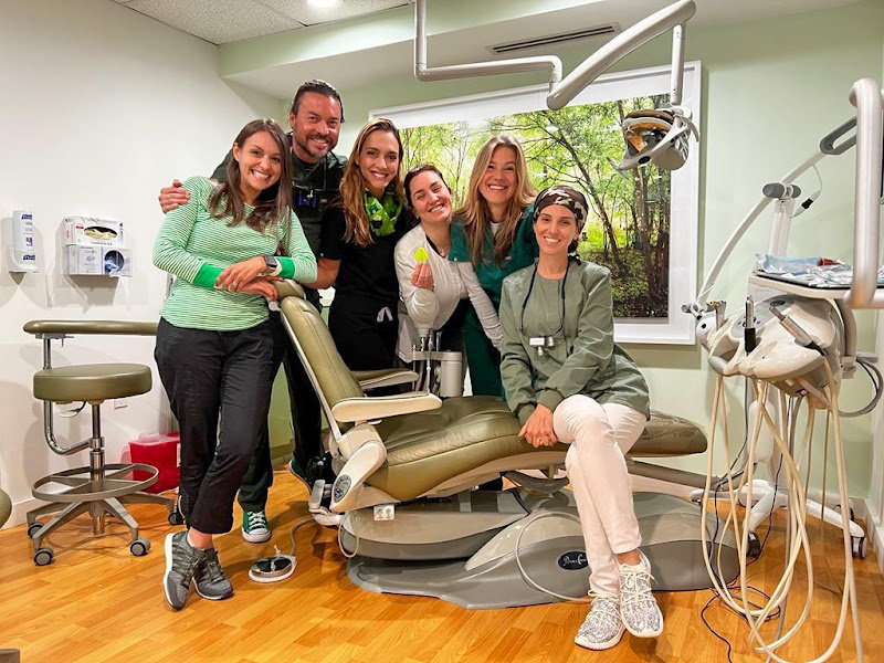 Dentists in Brickell - HQ Dontics Dental Centre