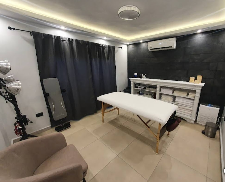 Salud Alternativa - Chiropractor in Lomas del Faro