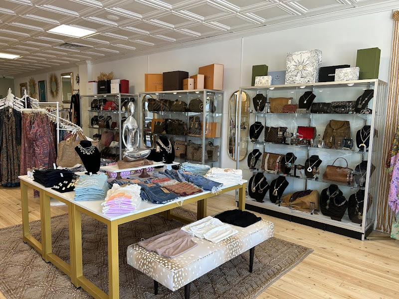 Circa - Clothing store in Lake Geneva