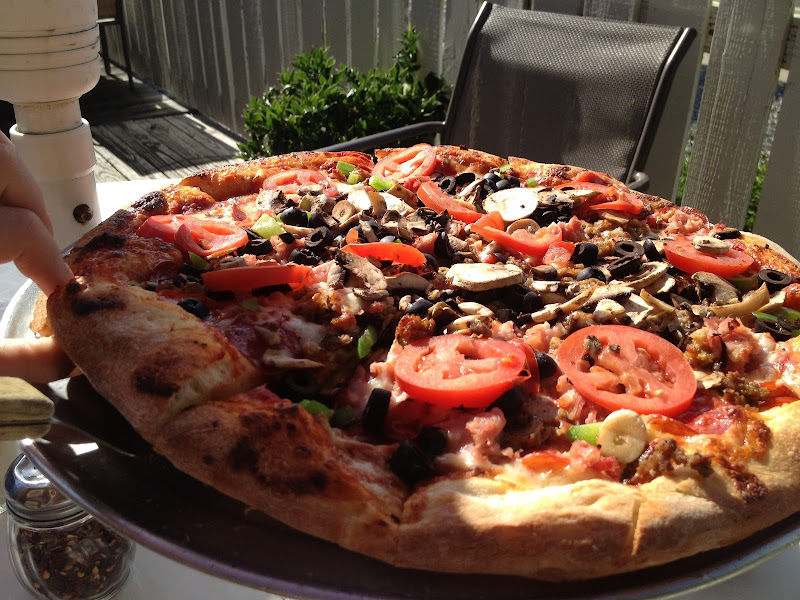 New Yorker Deli & Pizzeria