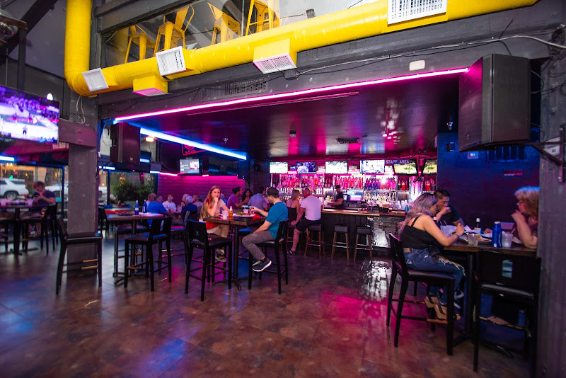 Village Pub Palm Springs - Bar & grill in Palm Springs