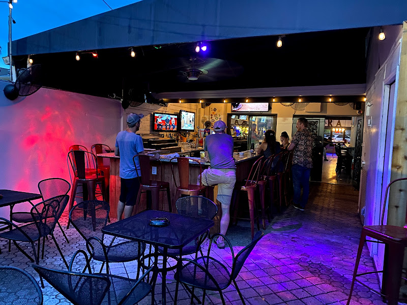 Brady's Neighborhood Bar - Bar in Sarasota