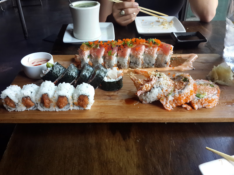 Rock-n-Saké Bar & Sushi