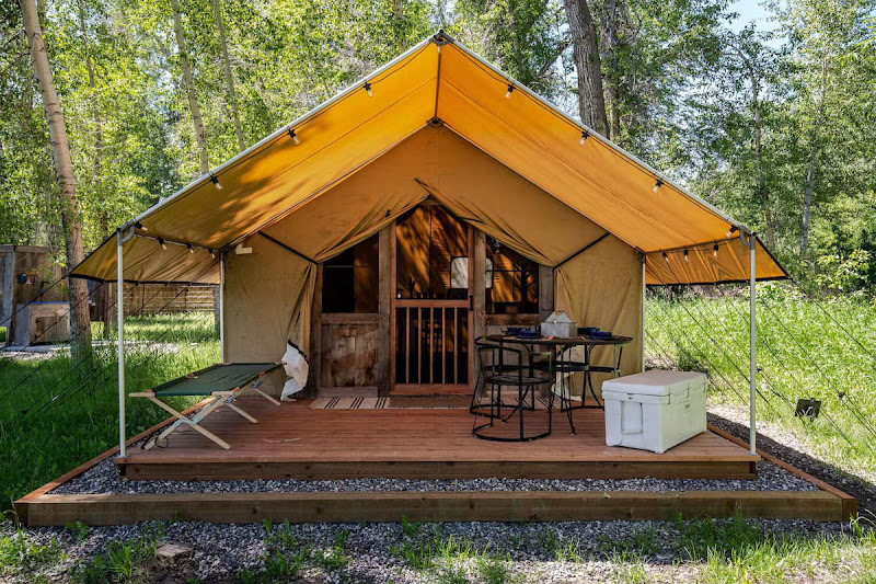 TroutChasers Lodge & Fly Fishing Outfitters