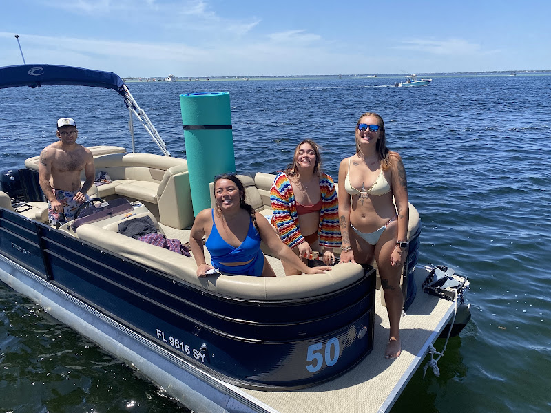 Destin Water Fun Pontoon & Watersports Rentals - Boat rental service in Destin