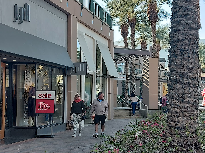 El Paseo Shopping District - Shopping mall in Palm Desert