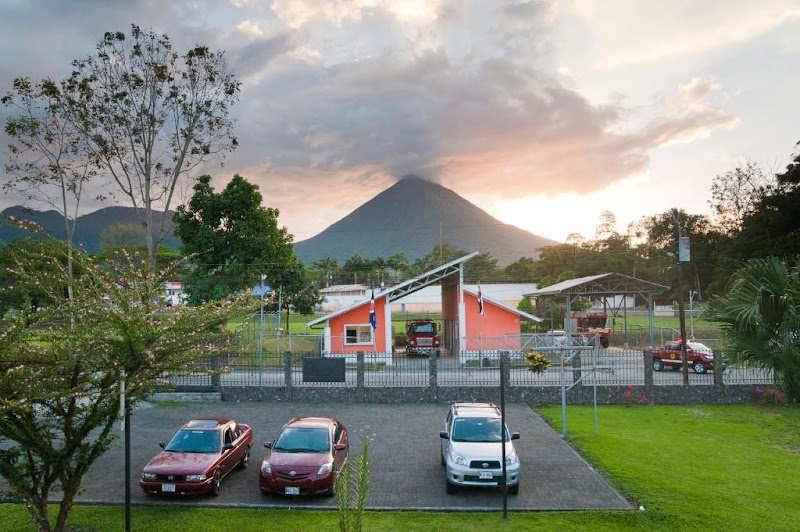 Vista al Volcán Condos - Condominium complex in frente a la estación de bomberos La Fortuna de San Carlos