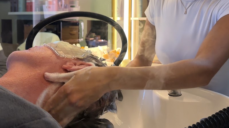 Aveda - TCG Salon & Headspa