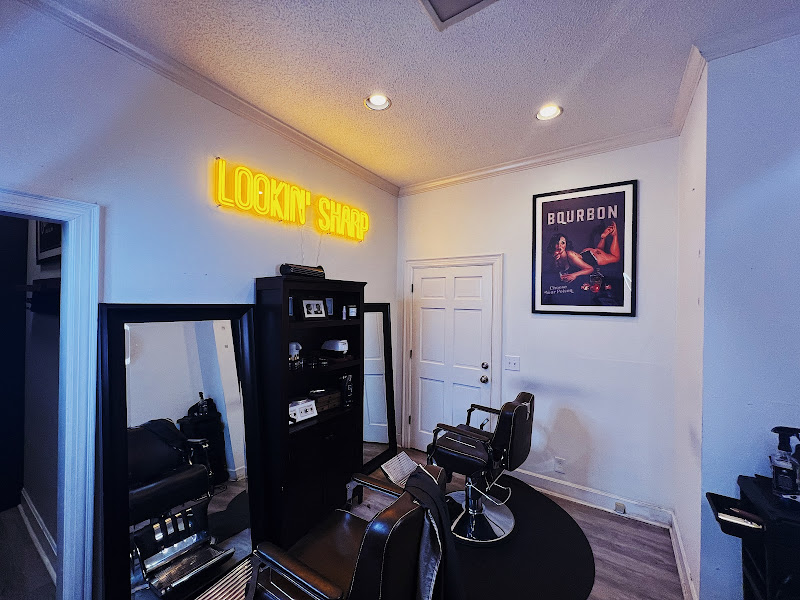 Bourbon and Barber - Men's haircuts, Beard Maintenance, Straight Razor shaves (APPOINTMENT ONLY)