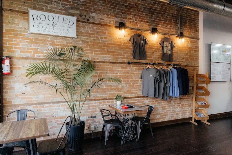 Friends on the Square - Clothing store in Elkhorn
