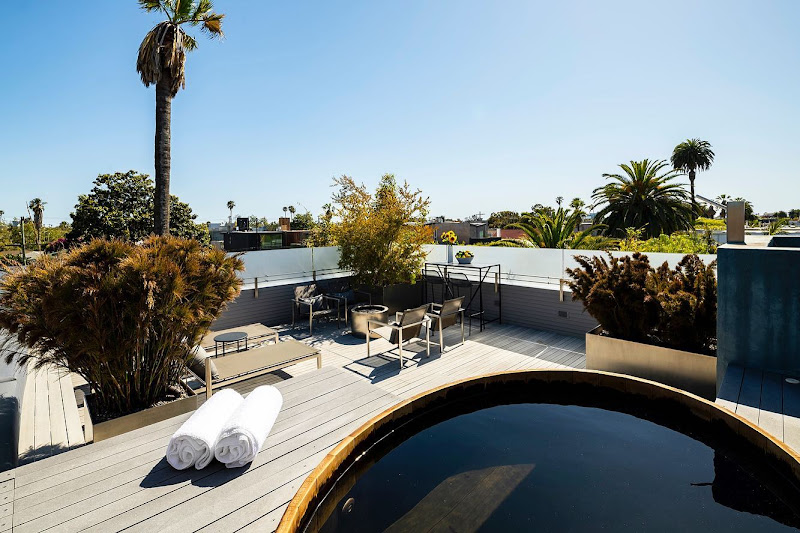 Barclé Group Austin Vacation Rental Management