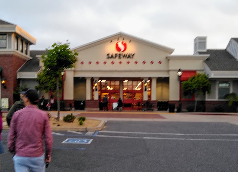 Crossroads Carmel - Shopping mall in Carmel-By-The-Sea