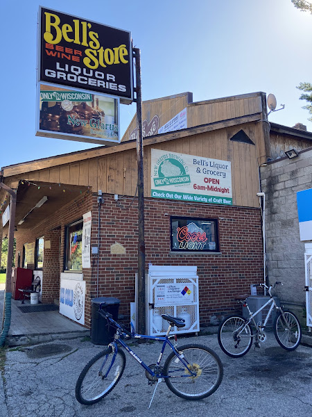 Bell's Liquor & Deli Store - Liquor store in Williams Bay
