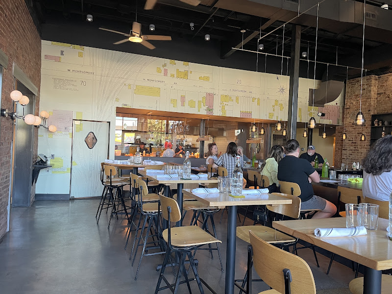Hello Monty - Restaurant in Chattanooga