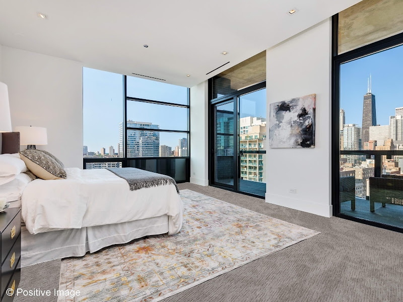 Debra Dobbs | Realtor Chicago - Real estate agency in Chicago