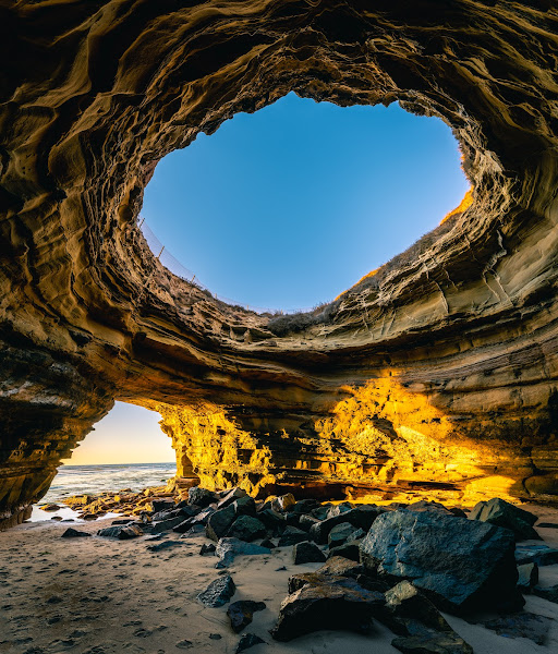 Sunset Cliffs Cave - Tourist attraction in San Diego