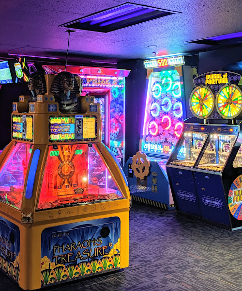 Twilight Zone Mini Golf