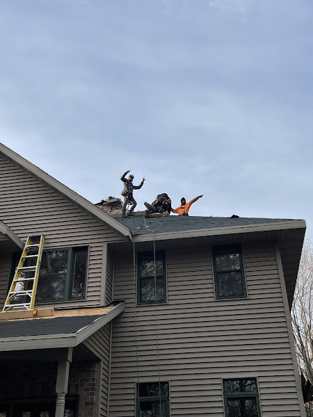Overhead Solutions - Roofing contractor in Suamico