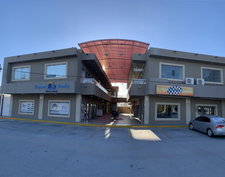 Plaza Pelícanos - Shopping mall in Benito Juárez