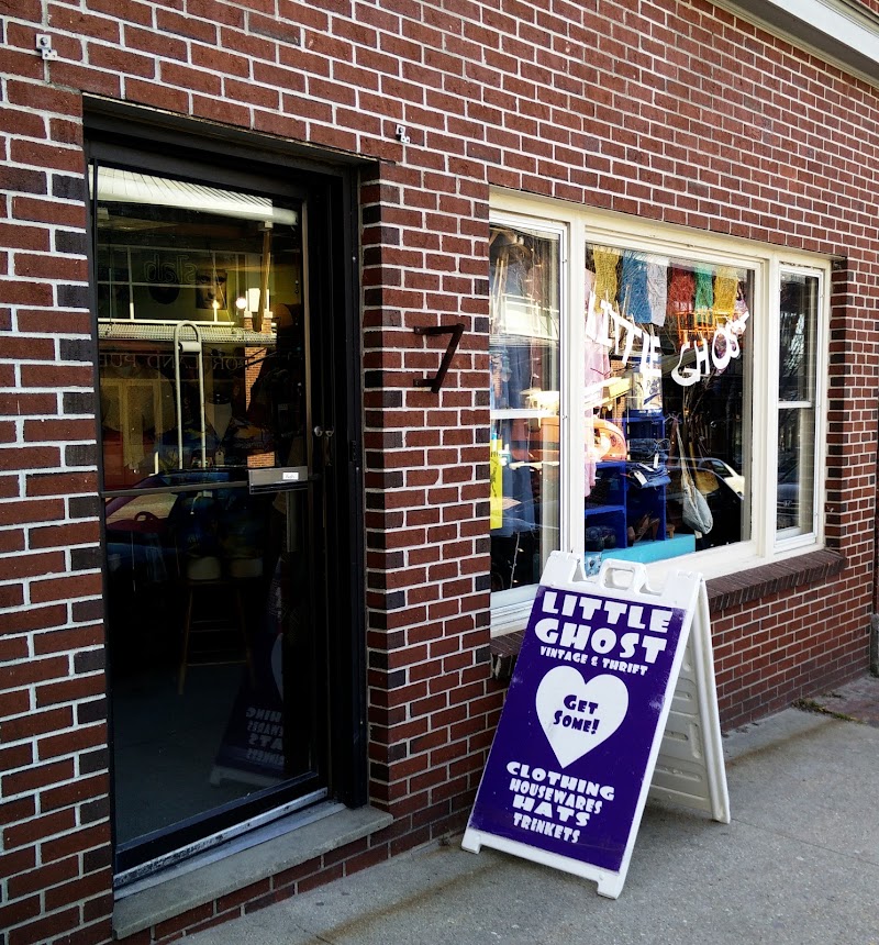 Little Ghost - Vintage clothing store in Portland