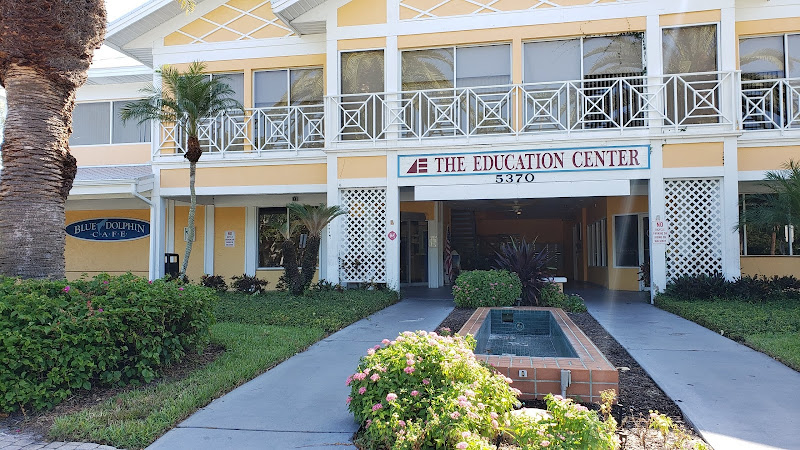 Blue Dolphin Cafe - Restaurant in Longboat Key