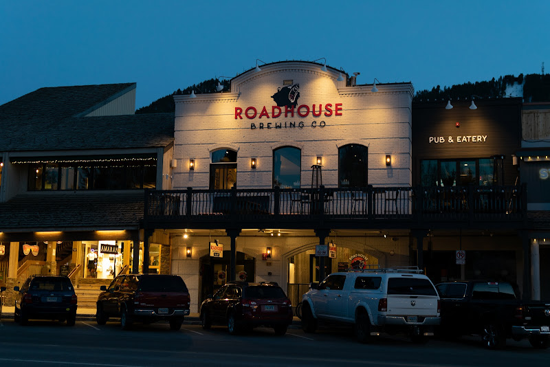 Roadhouse Pub & Eatery