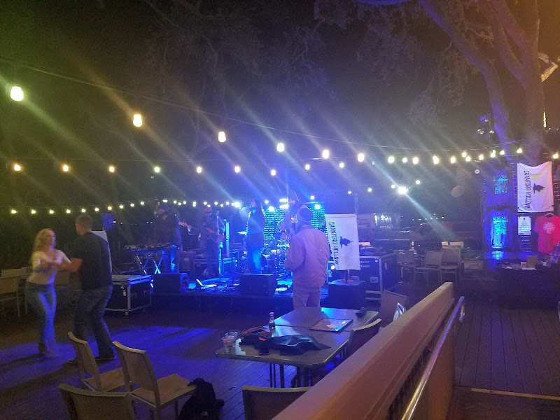 Skull Creek Boathouse - Seafood restaurant in Hilton Head Island