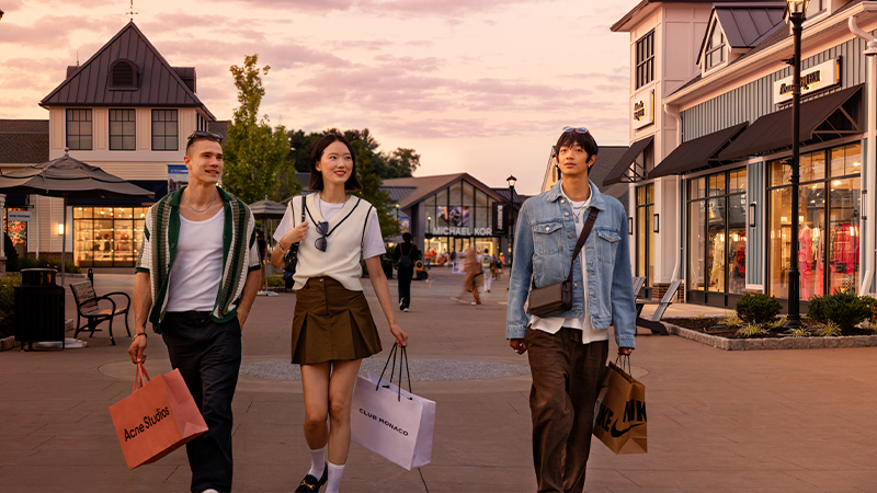 Woodbury Common Premium Outlets photo