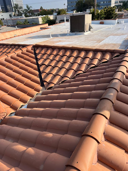 The Local Roofers Builder