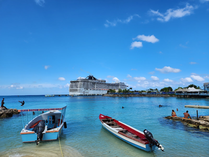 Island Village Jamaica - Shopping mall in Ocho Rios