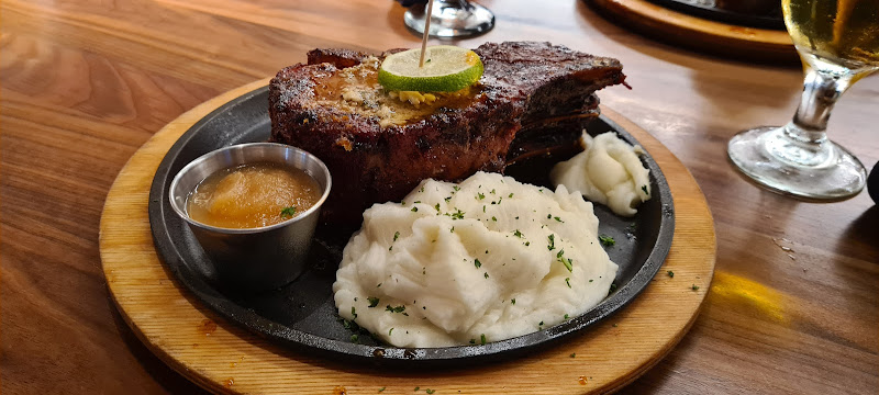 Perry’s Steakhouse & Grille