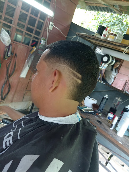Angel's BarberShop - Barber shop in La Fortuna