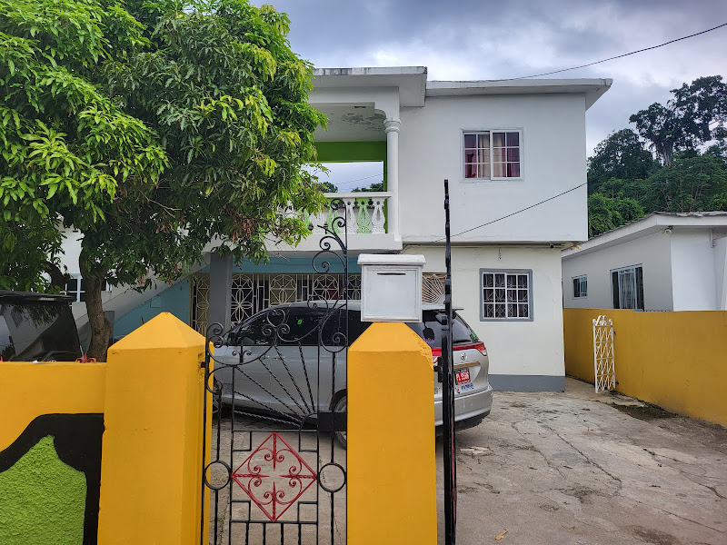 Enchanted Guest House, Hostel and Tours - Guest house in 29 Tay Street O.C