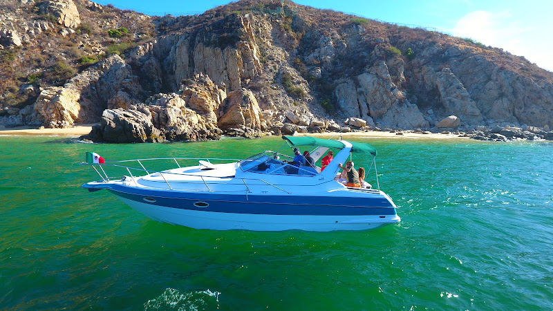 Social Distance Charters - Boat rental service in Blvd. Paseo de la Marina 20