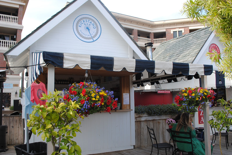 Kickstand Bar - Cocktail bar in Seacrest