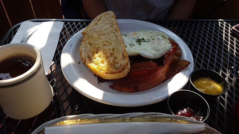 The Garnet Cafe
